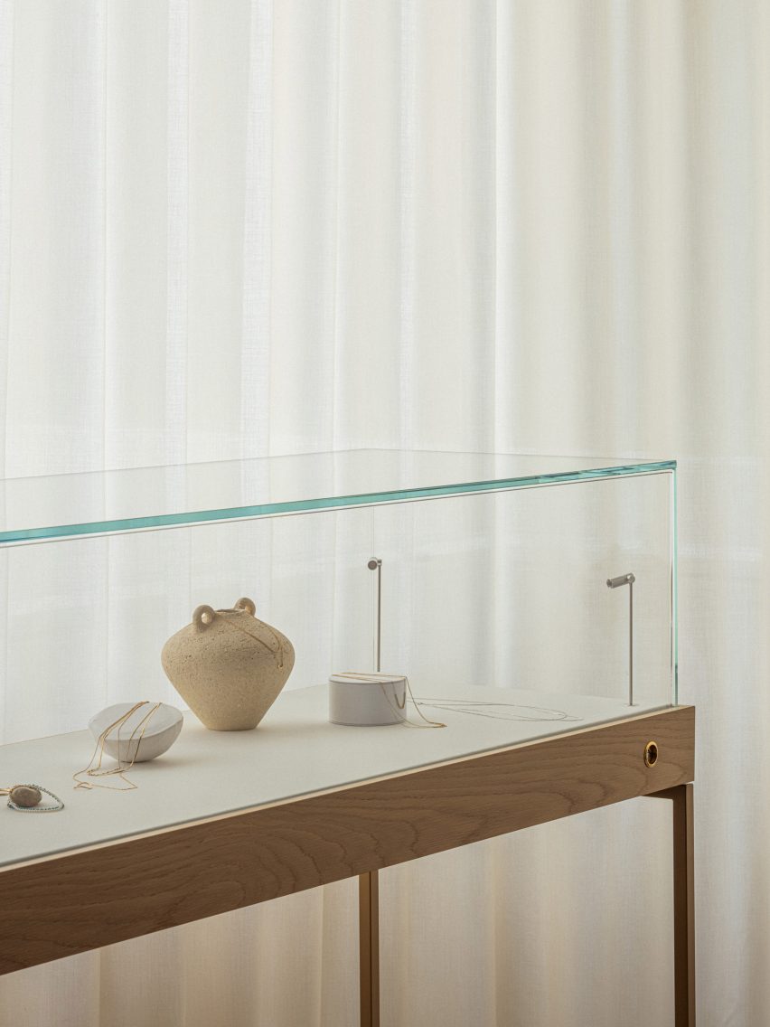 Mariha Salon by Keiji Ashizawa Design