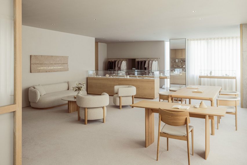 Mariha Salon by Keiji Ashizawa Design