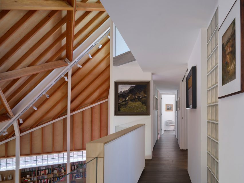 Station Lodge by Lacey & Salkytov
