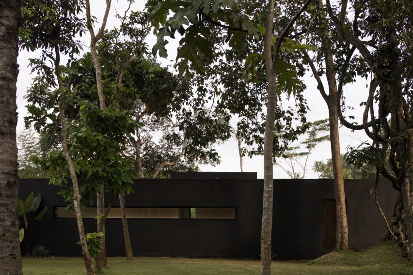 Jahten House by Senyum Design