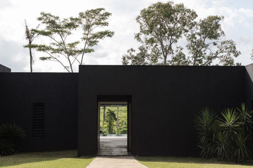 Jahten House by Senyum Design