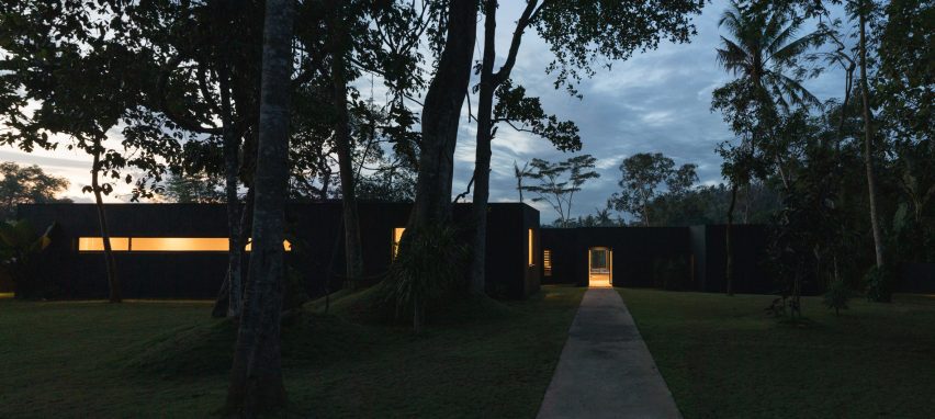 Jahten House by Senyum Design