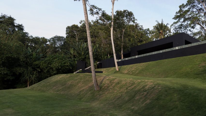 Jahten House by Senyum Design