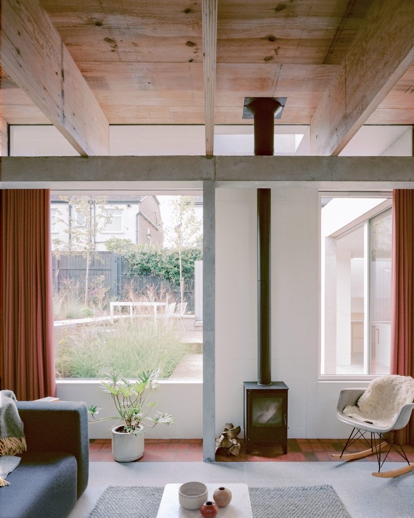 six columns by 31/44 architects