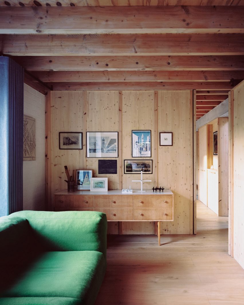 six columns by 31/44 architects