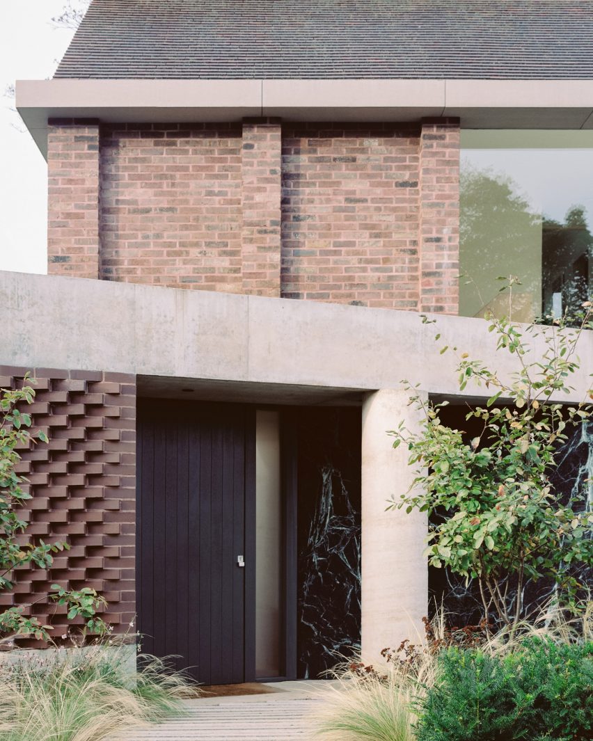 six columns by 31/44 architects