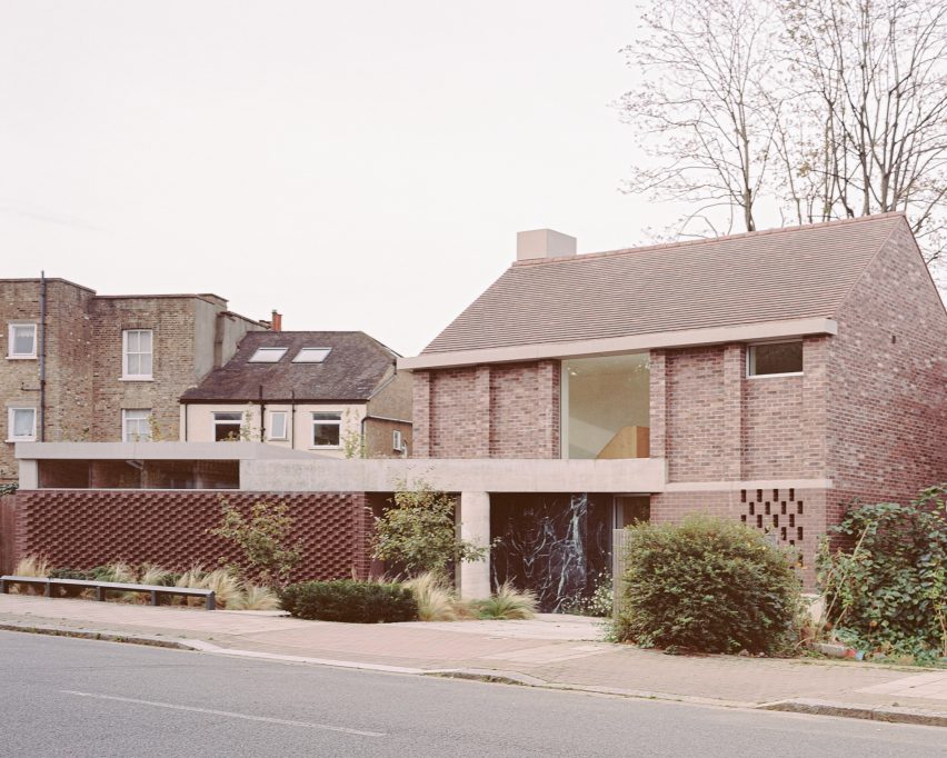 six columns by 31/44 architects