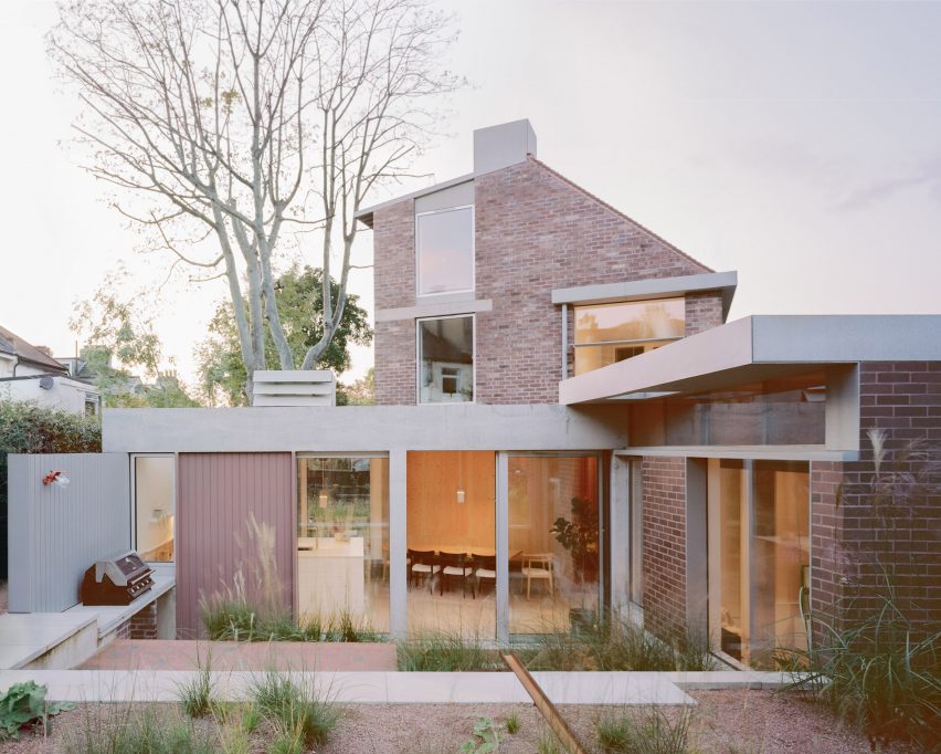 six columns by 31/44 architects