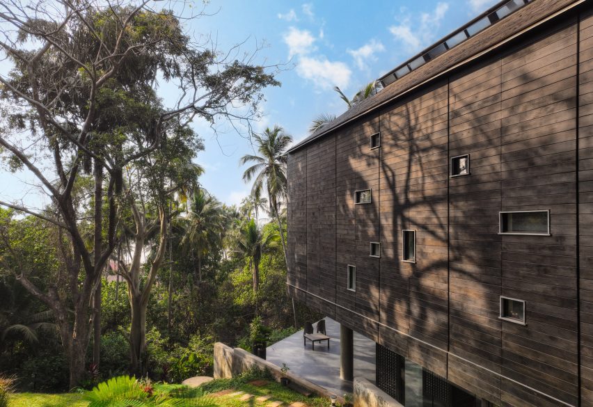 India’s “first” mass timber residence by Architecture Discipline
