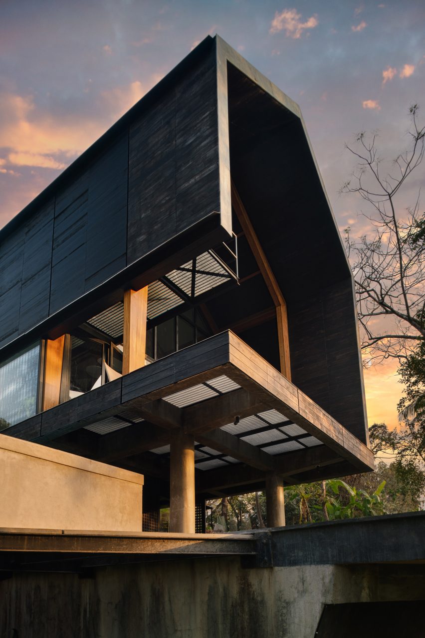 India’s “first” mass timber residence by Architecture Discipline