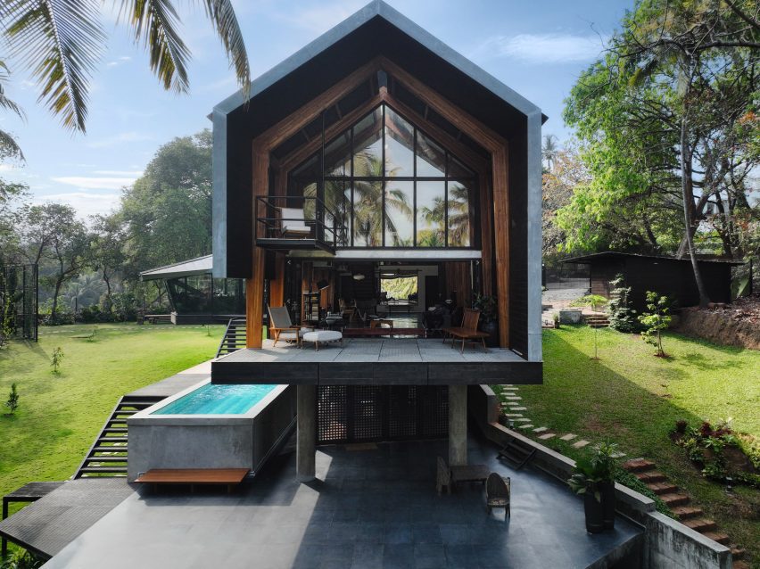 Exterior of glulam residence by Architecture Discipline in Goa, India