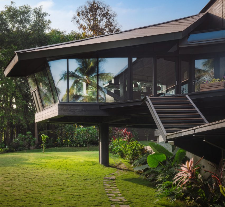 Exterior of glulam residence by Architecture Discipline in Goa, India