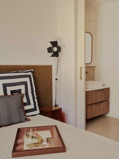 Bedroom of Valencia home by Viruta Lab