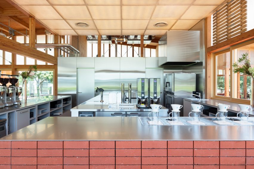 Blue Bottle Coffee Toyosu Park Cafe by Schemata Architects