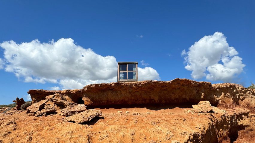 Mobile home made from moon-wood timber