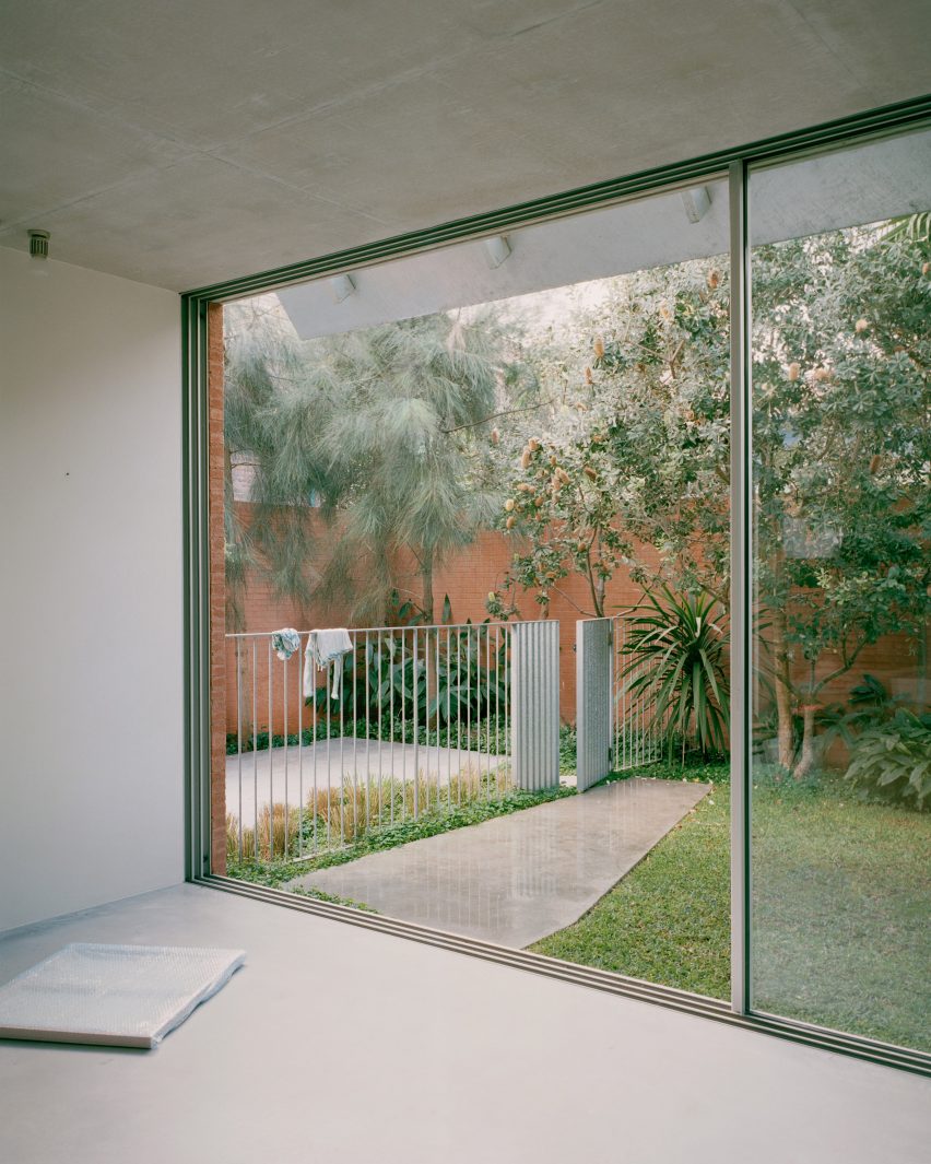 Clifton House by Anthony Gill Architects