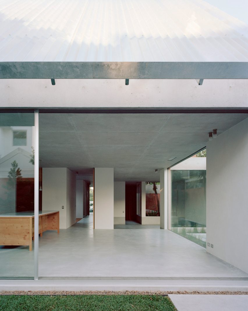Clifton House by Anthony Gill Architects