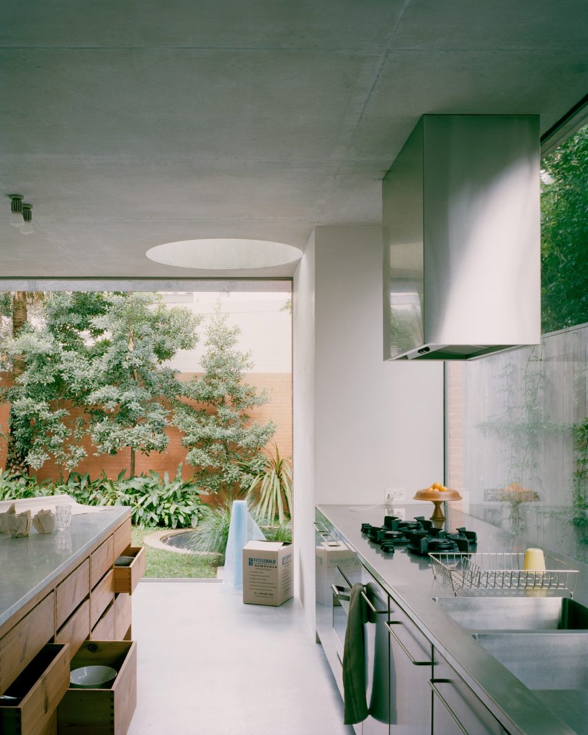 Clifton House by Anthony Gill Architects