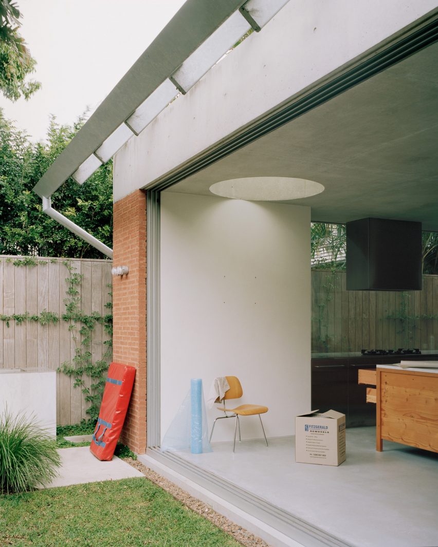 Clifton House by Anthony Gill Architects