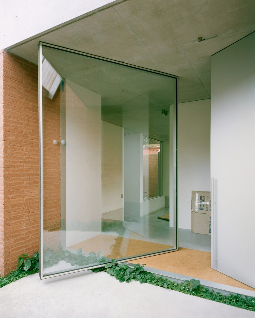 Clifton House by Anthony Gill Architects