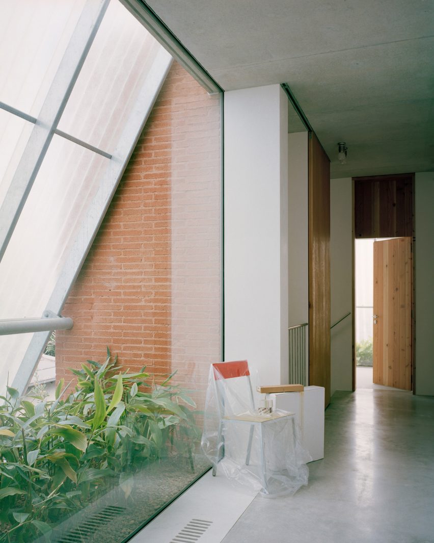 Clifton House by Anthony Gill Architects