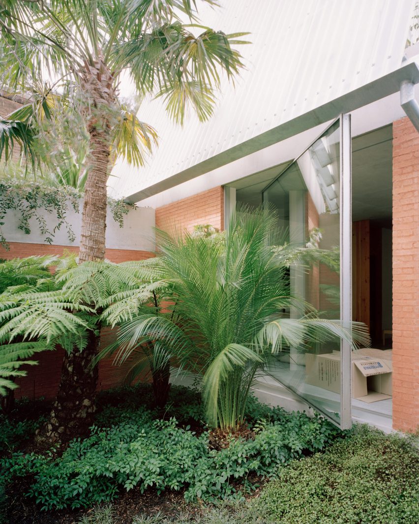Clifton House by Anthony Gill Architects