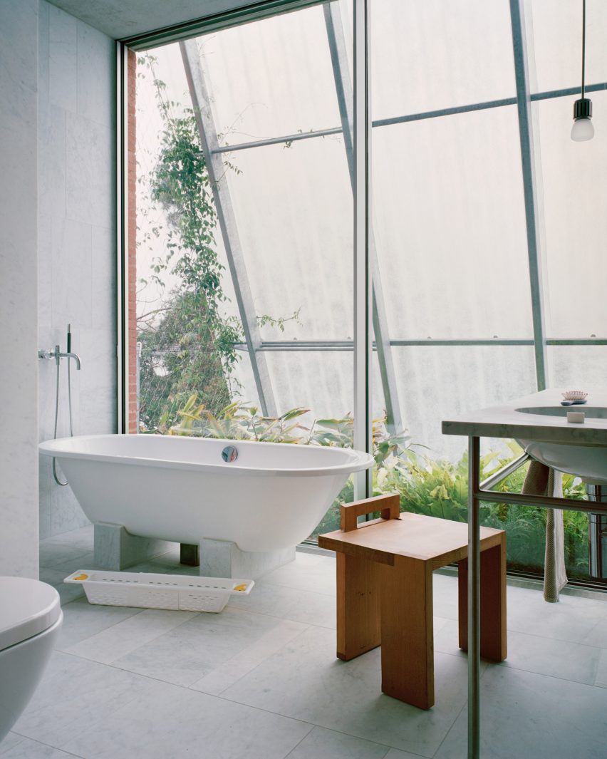 Clifton House by Anthony Gill Architects