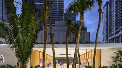 Apple Miami Worldcenter store