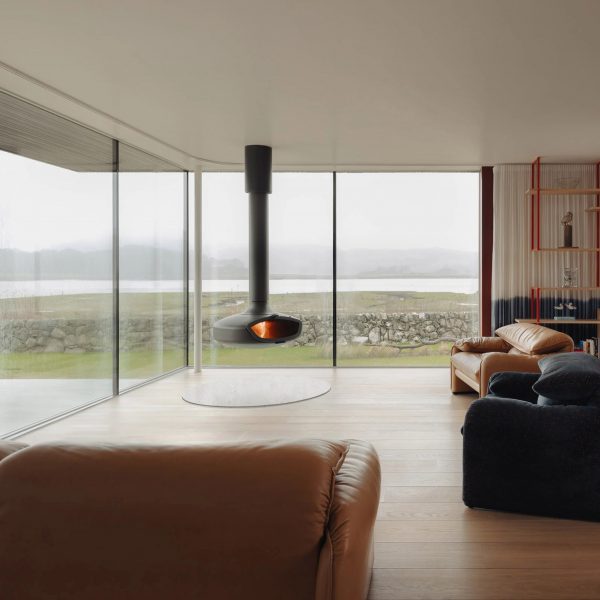 Tidal House on Scottish coast opens up to reveal views of estuary