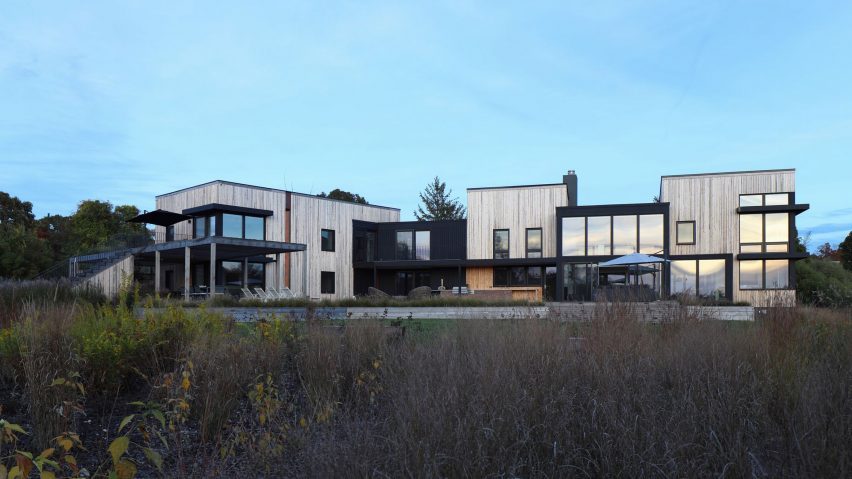 Peconic Bay House by BarlisWedlick