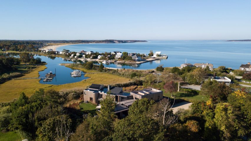 Peconic Bay House by BarlisWedlick