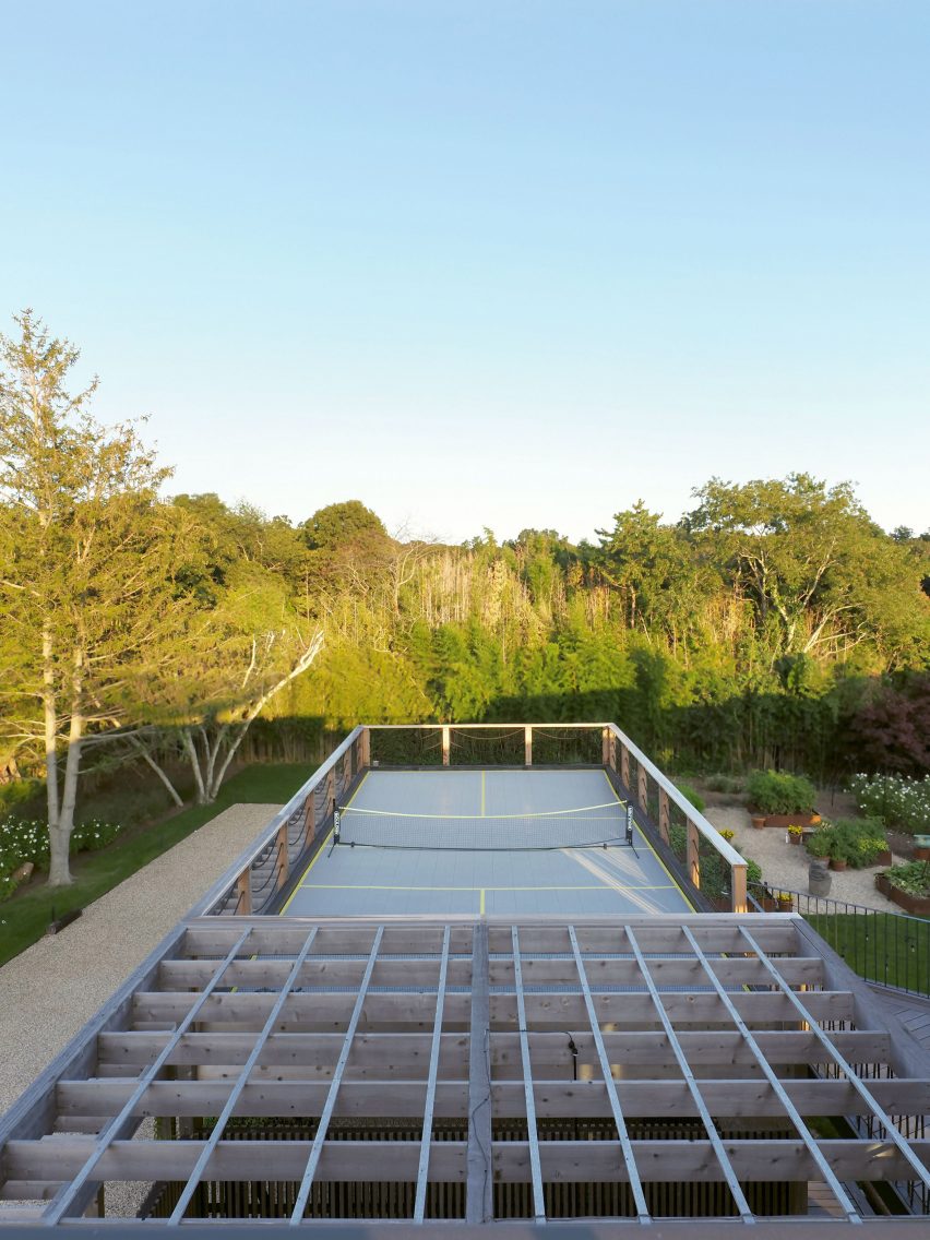 Peconic Bay House by BarlisWedlick