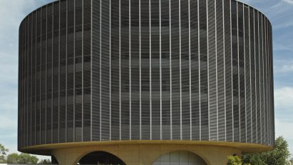 Bertrand Goldberg building