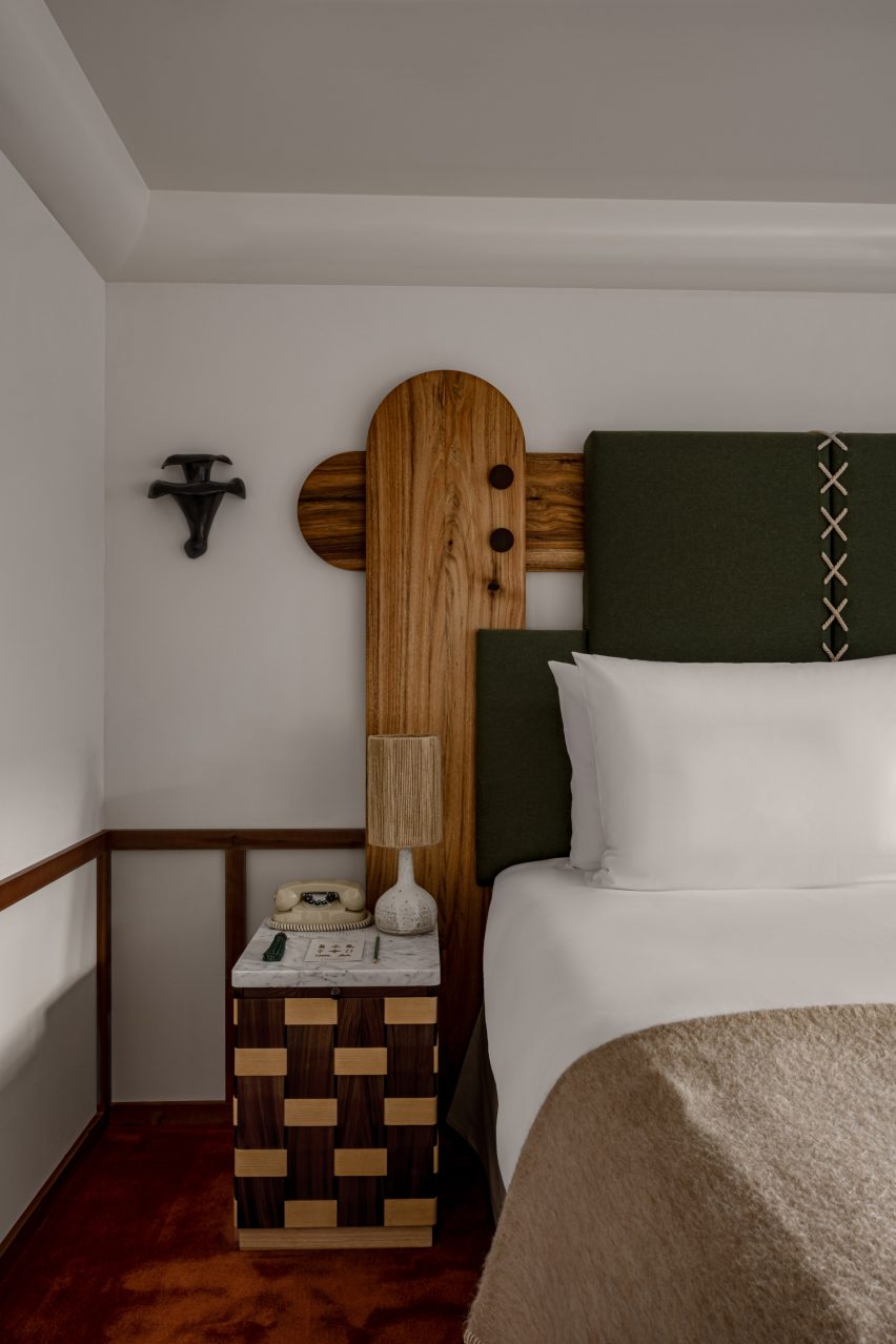 Bed head made from wood with maquettry side table