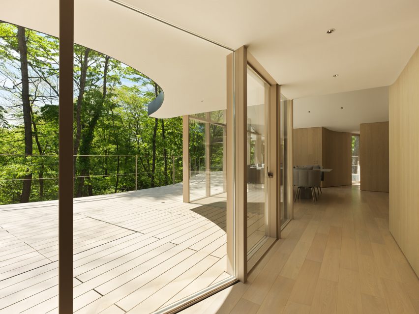 Hand in Hand House by Nendo