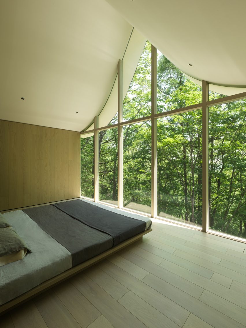 Swooping ceiling in Hand in Hand House