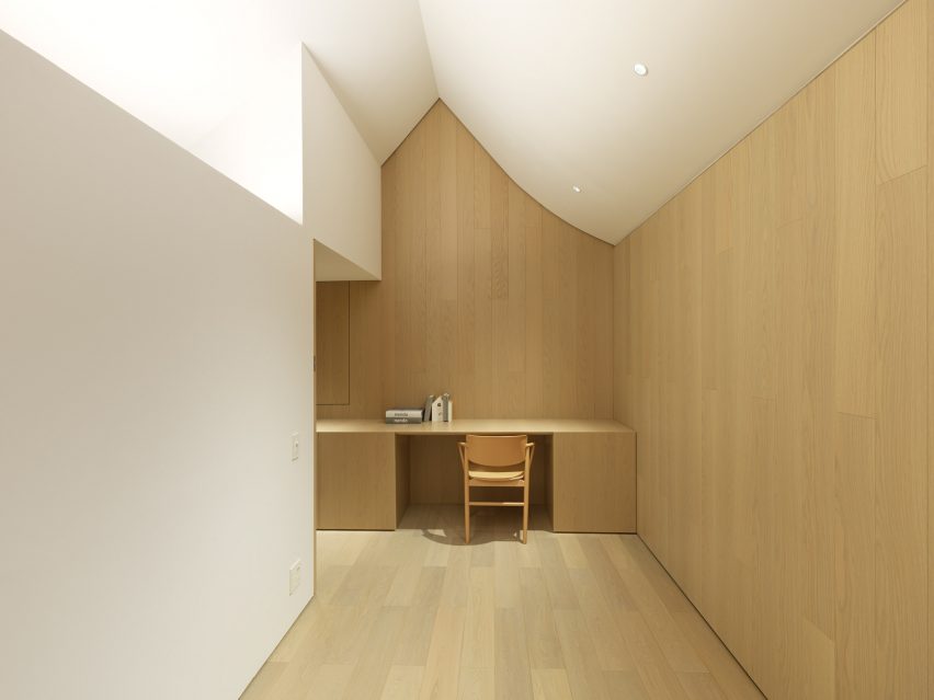 Hand in Hand House by Nendo