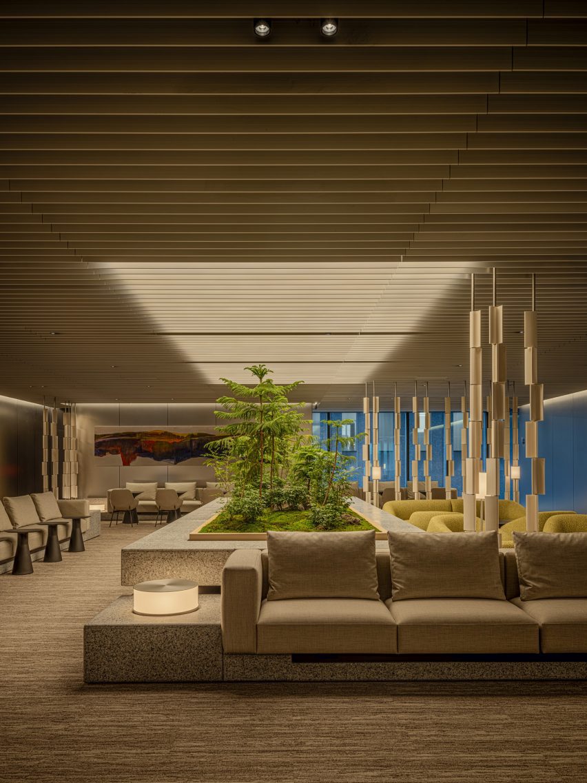 Tokyo office lounge by I IN