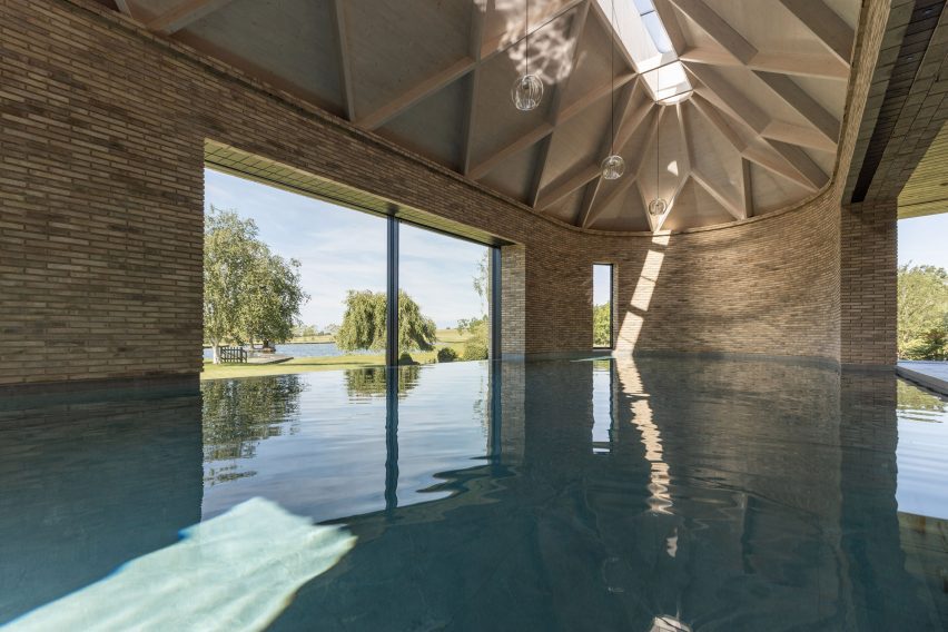 Malvern Pool House by Klas Hyllén Architecture