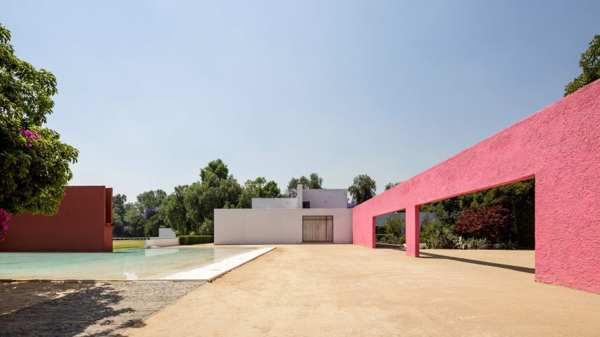 La Cuadra by Barragan