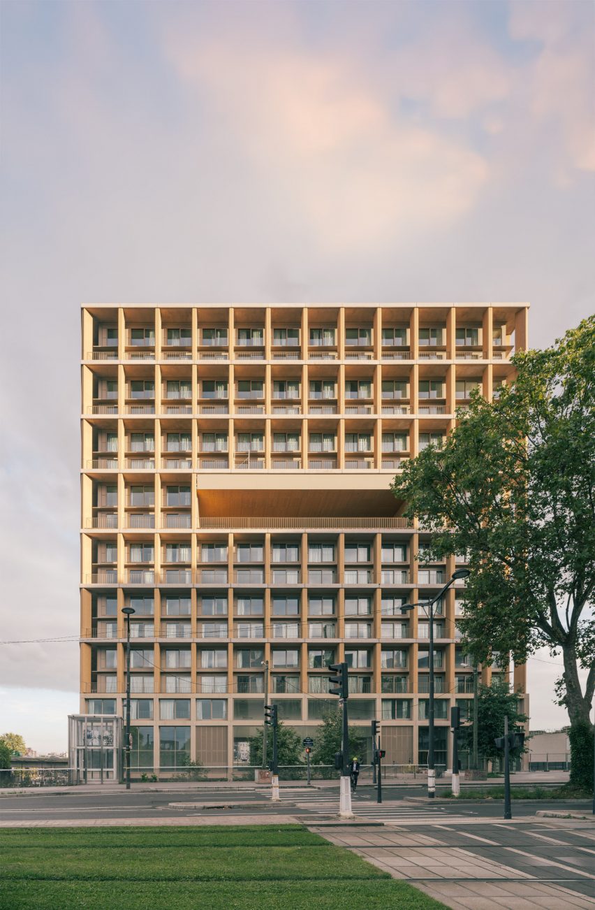 Wood Up Tower by LAN