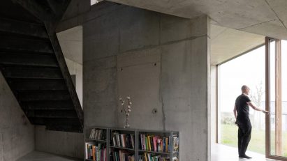 House of Seven Floors by Maly Chmel
