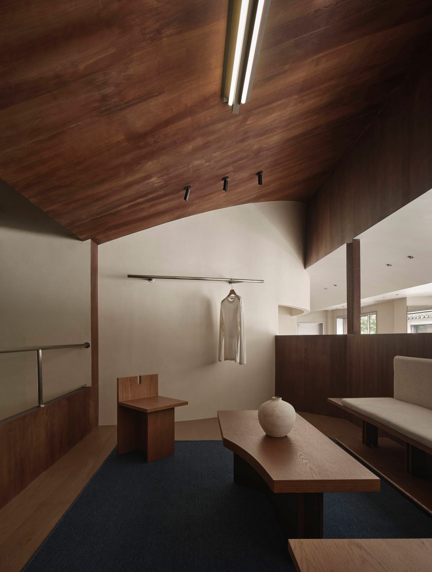 Moment Boutique by Modum Atelier
