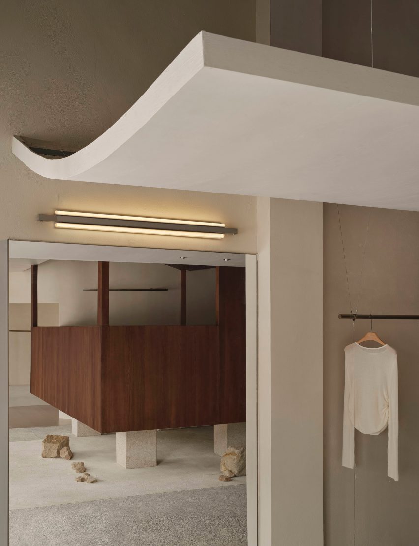 Moment Boutique by Modum Atelier