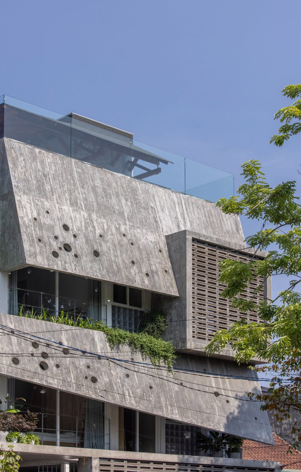Kho Rèn House by M+TRO Studio