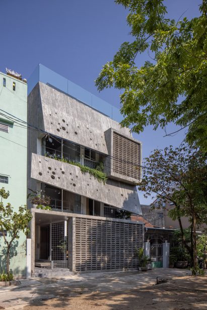 Exterior of Kho Rèn House by M+TRO Studio