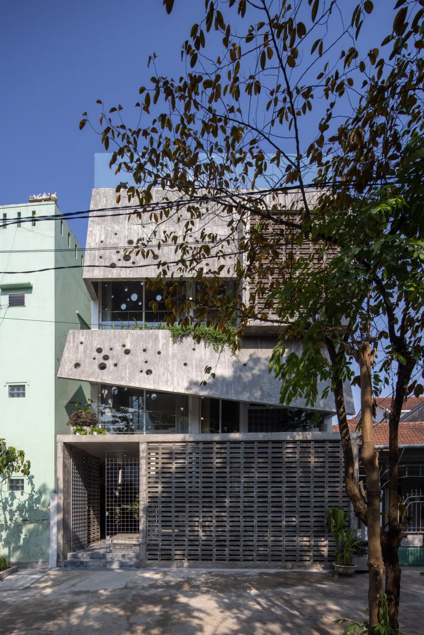 Kho Rèn House by M+TRO Studio