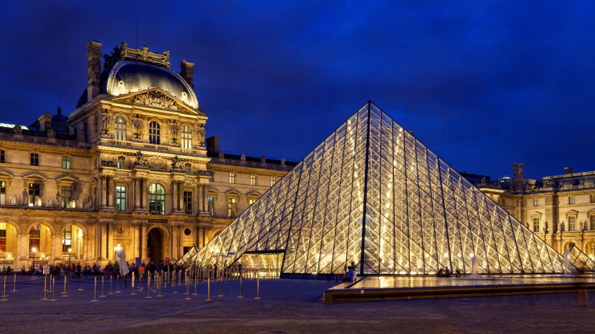 Musée du Louvre pyramid
