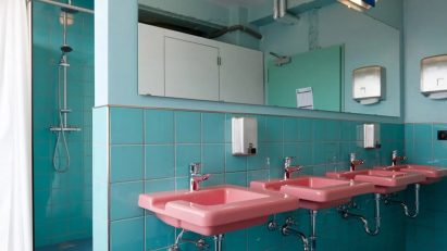 Pink sinks in Oddsson Ho(s)tel, Iceland, by Döðlur