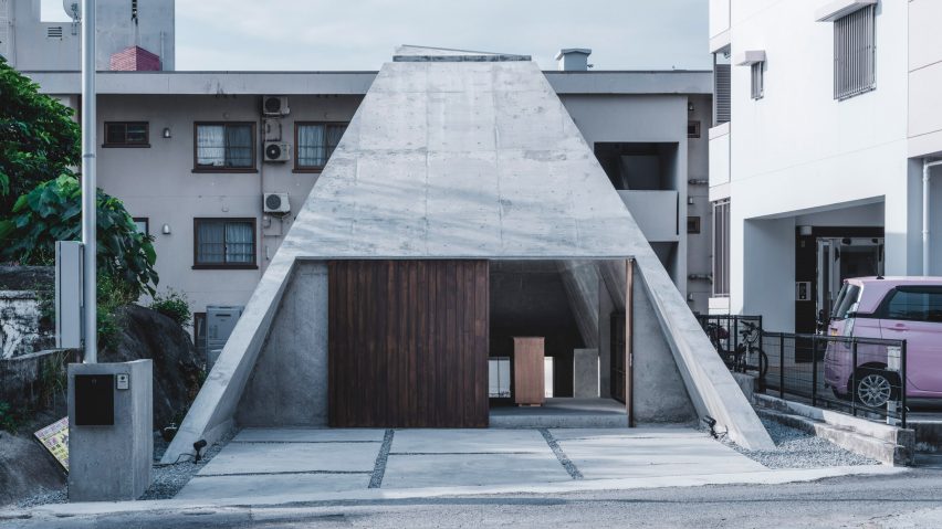 Pyramid Hut by IGArchitects